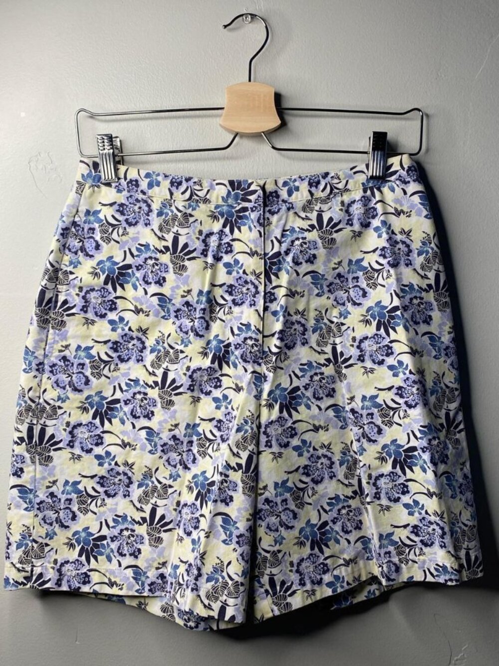 Vintage floral blue and yellow shorts with pockets